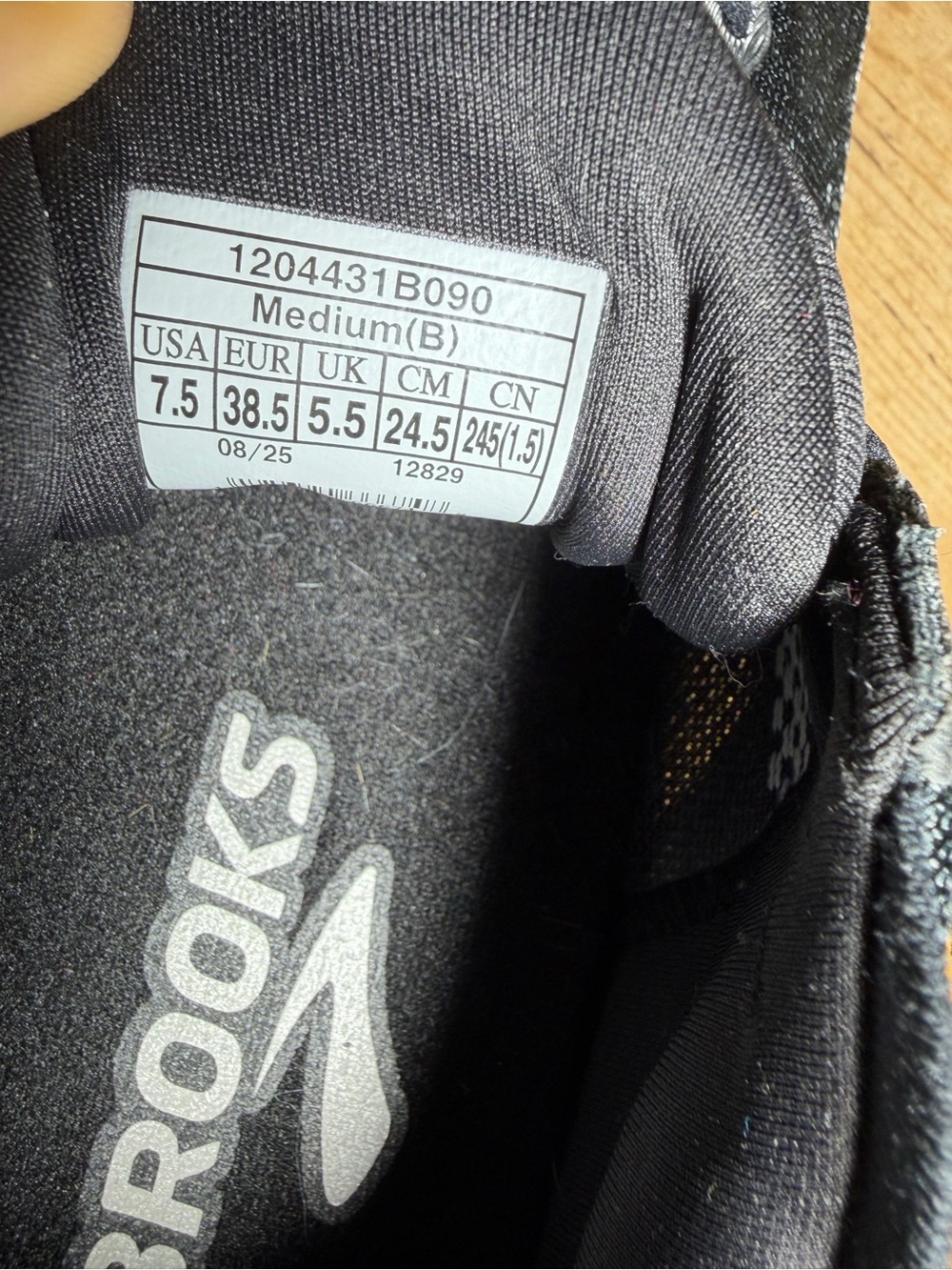 Brooks Adrenaline GTS 25 Men Size 7.5 Black White Running Shoe - Picture 8 of 9